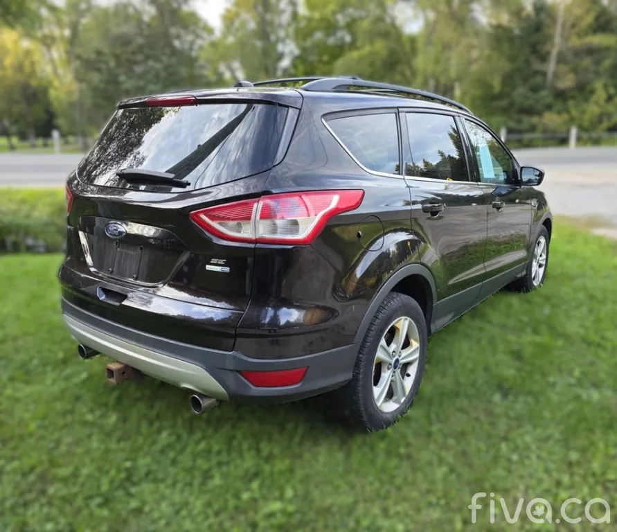 2013 Ford Escape 4WD SE.