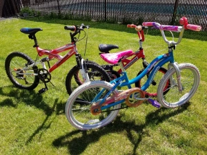 3 vélos pour enfants (peuvent se vendre séparément)