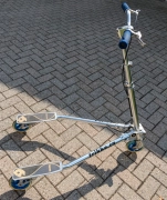 Trikke Scooter with 3 wheels and hand brakes!