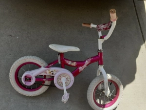 kids mountain bike 12" -- needs repair / training wheels