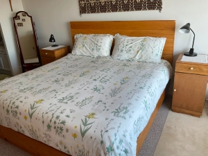 King size bed