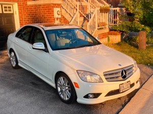 2009 White C300 4matic in very good condition!!! $8999obo