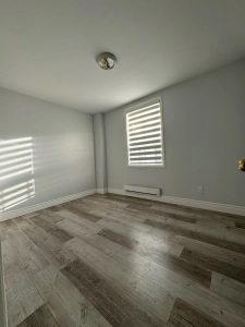 DOWNTOWN QUEEN WEST NEWLY RENOVATED 2 BEDROOM APT FOR RENT