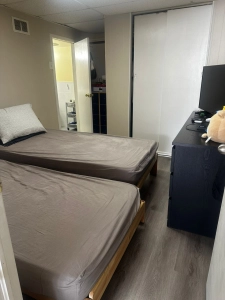 1 bedroom basement apartment at Bathurst and Steeles