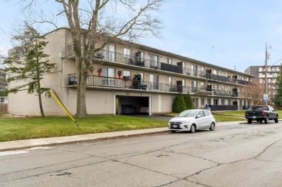 Newly Renovated 1 Bedroom Unit