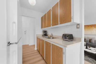 Newly Renovated 1 Bedroom Unit