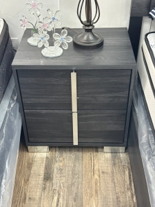 Brand New 6 Pc Bedroom Set. Queen Bed. Dresser With Mirror