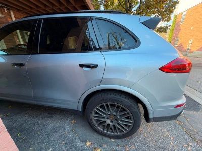 2017 Porsche Cayenne Platinum Edition AWD – Just above 59,000 KM