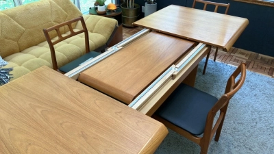 Mid century TEAK TECK Ensemble salle à manger. TRÈS GRANDE table