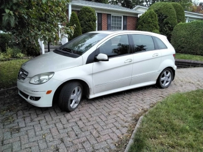 Mercedes •B200